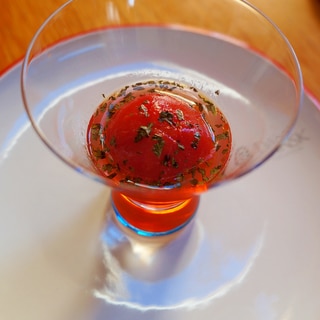 汁まで美味しい完熟トマトの柚子マリネ